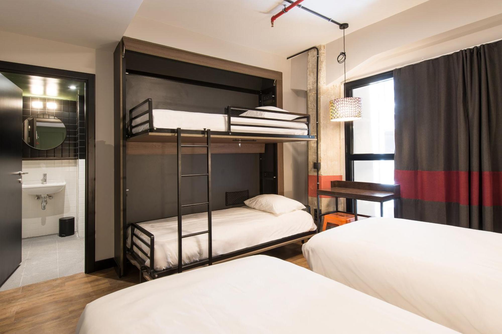 Generator Madrid Hostel Phòng bức ảnh
