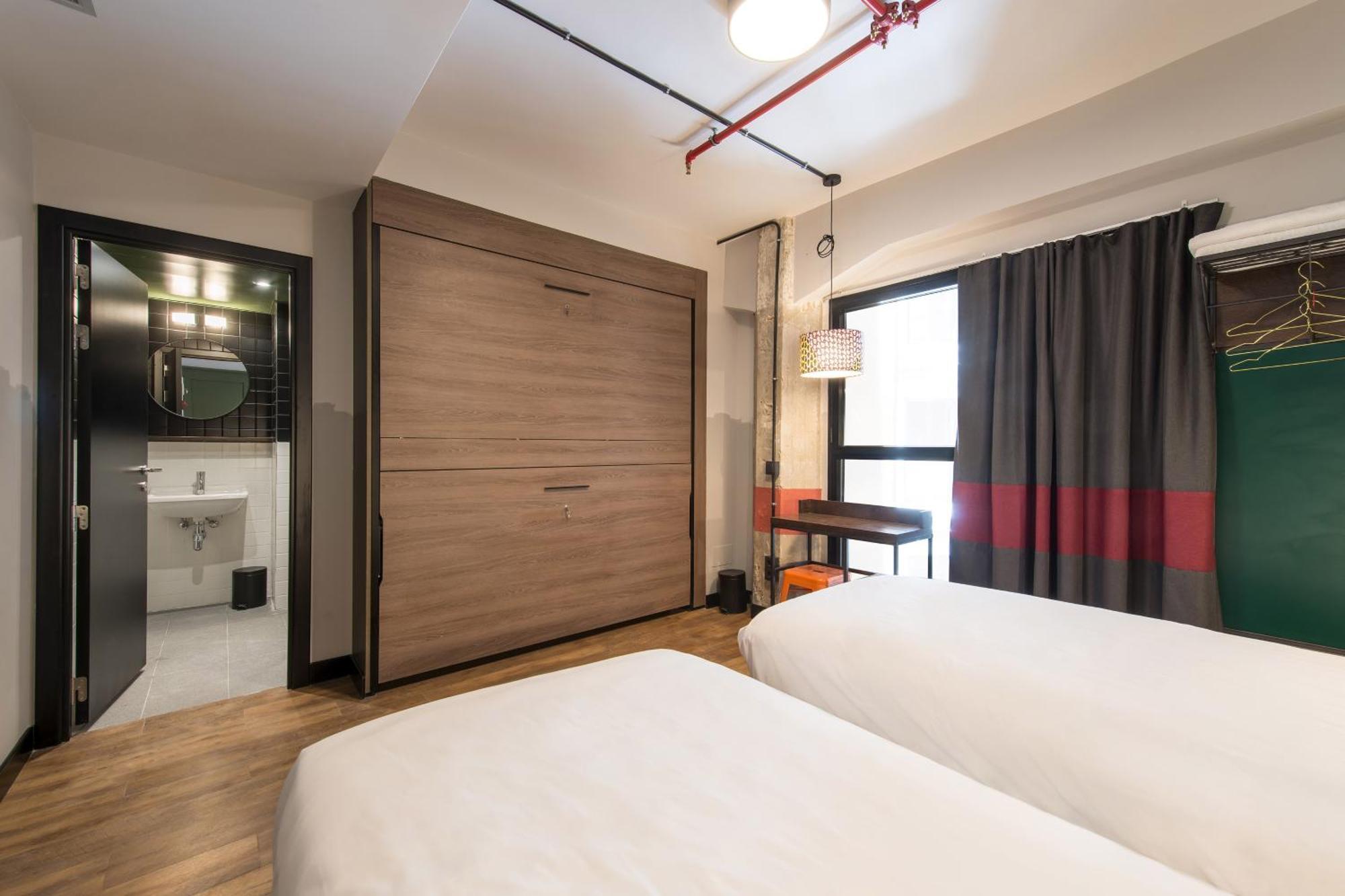 Generator Madrid Hostel Phòng bức ảnh